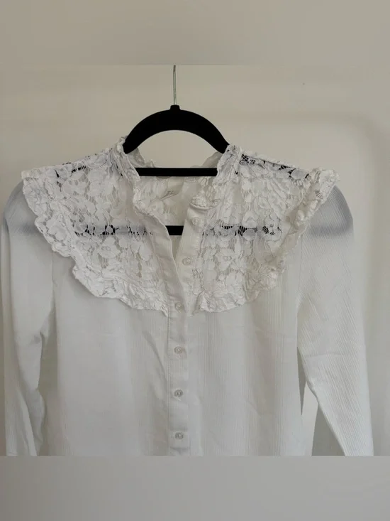 H&M White Lace-Collar Button Down Shirt - Picture 2 of 6